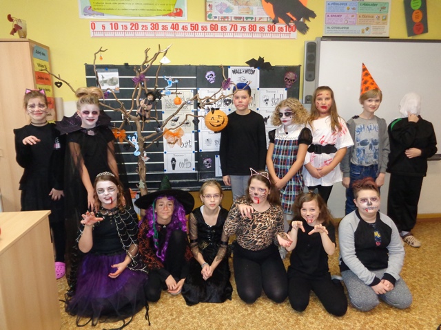 1. Halloween - třída plná strašidel.